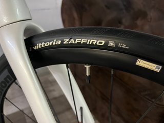 BERRIA BELADOR CARBON 105 G5101