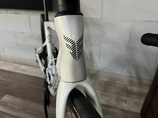 BERRIA BELADOR CARBON 105 G5101