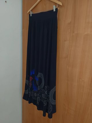 Falda Larga Desigual Estampada Talla M