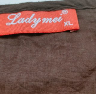 Blusa marrón con abalorios