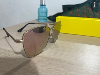Gafas de sol Hawkers sin usar