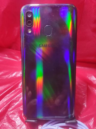 Samsung Galaxy A40 Cargador y Cable
