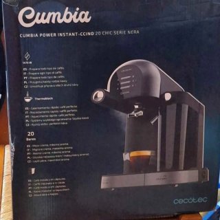Cafetera Cecotec Cumbia con depósito leche