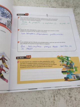 Robótica 5, 5o Primària construye y programa co...