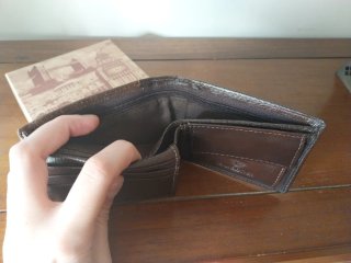 Cartera de piel para hombre