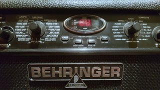 Amplificador Behringer Vampire LX210 Guitarra
