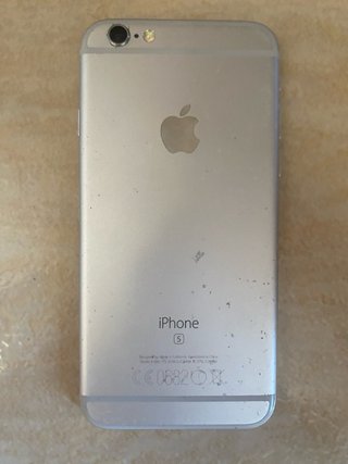 iPhone 6s 64GB Plata. Se enciende.