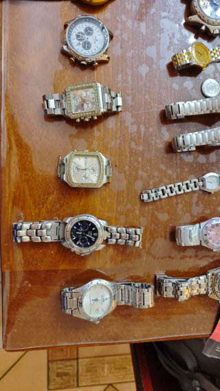 Lotto vari orologi uomo donna leggi descrizione