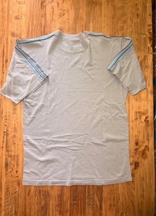 Maglia Adidas grigia con strisce azzurre
