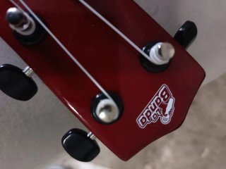 Ukelele madera claro