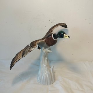 Figura Porcelana- Martinu- Pato en vuelo 21 cm