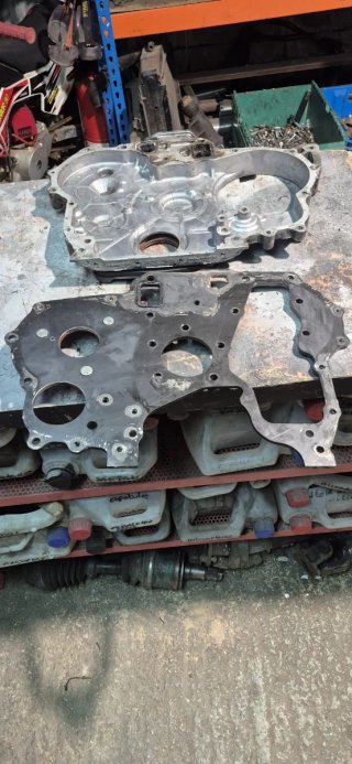 Tapa distribución Terrano 2 125cv