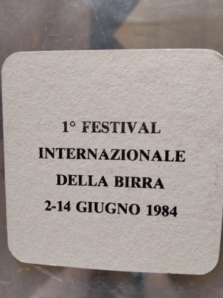 Collezione sottobicchieri birra in cartone