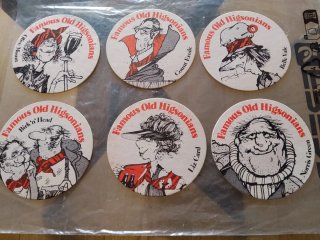 Collezione sottobicchieri birra in cartone