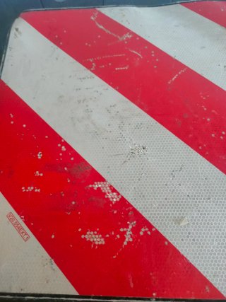 Señal V20 Metálica Homologada