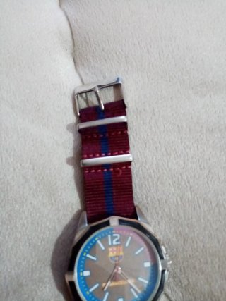 Reloj deportivo con correa de tela