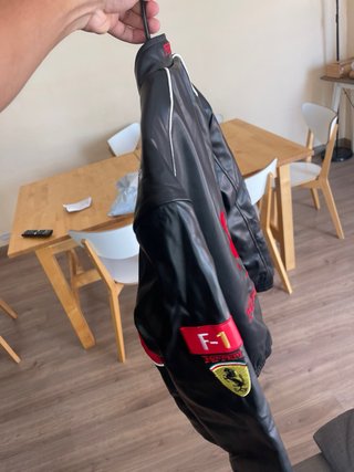 Chaqueta Ferrari Negra y Roja