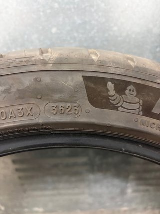 NeumáticosMichelin 215/45 ZR 17 Pilot sport 5