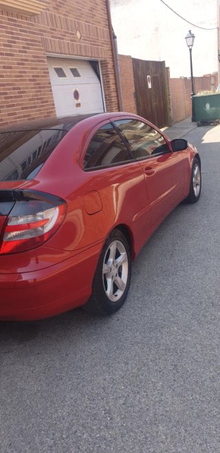 Mercedes-Benz Clase C 2004