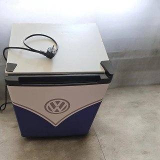 Mini Nevera VW Azul y Blanca silenciosa