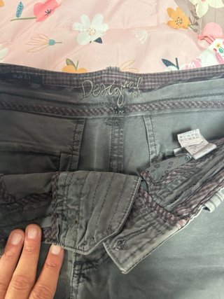 Pantalón corto Desigual gris