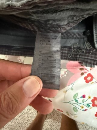 Pantalón corto Desigual gris