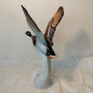 Figura Porcelana- Martinu- Pato en vuelo 27 cm