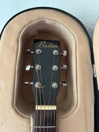 Guitarra Acústica Boston con funda rígida