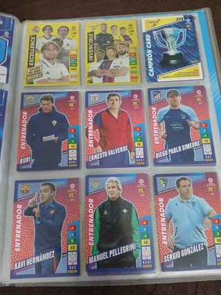 Álbum Adrenalyn 22-23 con 622 cromos