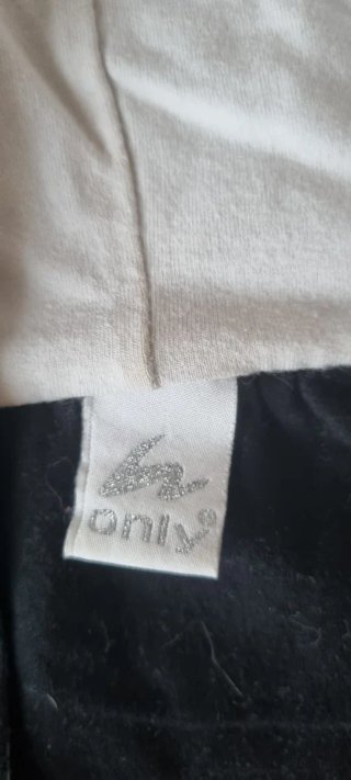 Only T-shirt con cappuccio nera taglia S