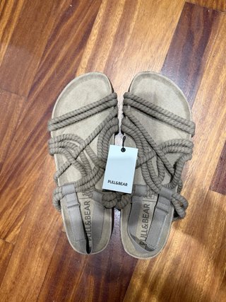 Sandalias Pull&Bear Beige/Marrón