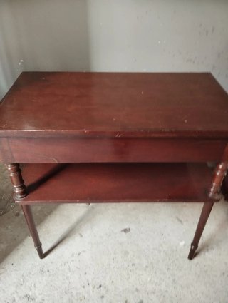 Mesita auxiliar caoba antigua