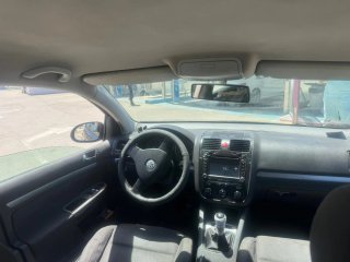 Volkswagen Golf 2004