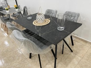 MESA DE COMEDOR DE CERÁMICA PERFECTA