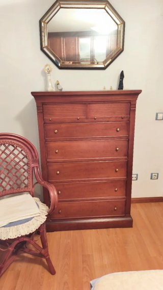 Cómoda de  madera