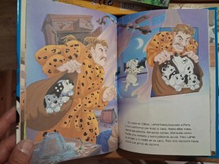 Lote 4 libros clasicos disney.