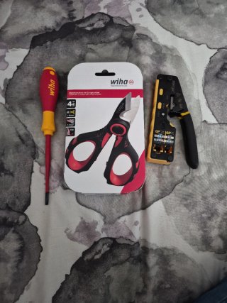 Wiha Tijeras, Destornillador y Crimpadora RJ45/RJ1