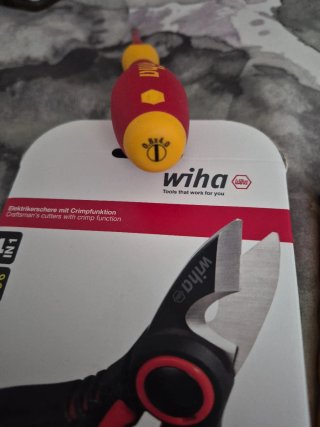 Wiha Tijeras, Destornillador y Crimpadora RJ45/RJ1