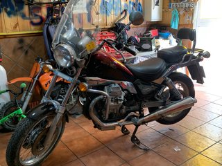 Moto Guzzi Cruiser Negra/Roja Manual