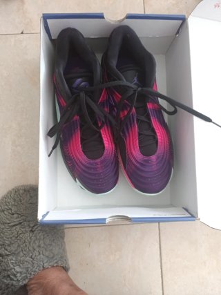 Sneakers Jordan Viola e Rosa