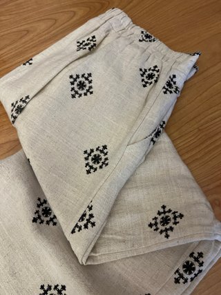 Pantalón ancho beige estampado negro lino y viscos