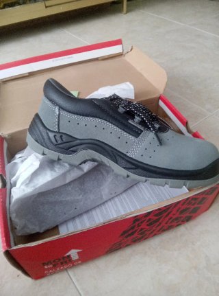 ZAPATOS DE SEGURIDAD TALLA 42