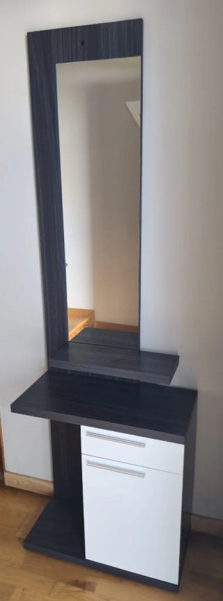 Mueble de entrada con espejo