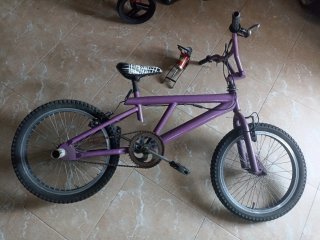 Bicicleta BMX Morada