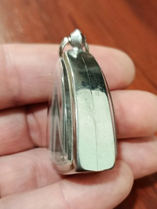 Colgante Amuleto Budista Plateado