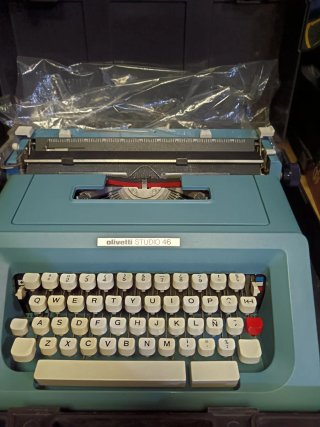 Máquina de escribir Olivetti Studio 46