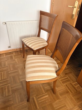 Mesa y 6 sillas de comedor de madera