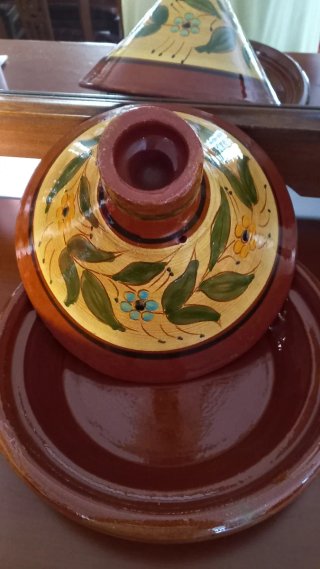 Cuscusera de barro decorada