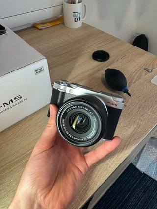Cámara Fujifilm X-M5 + Accesorios