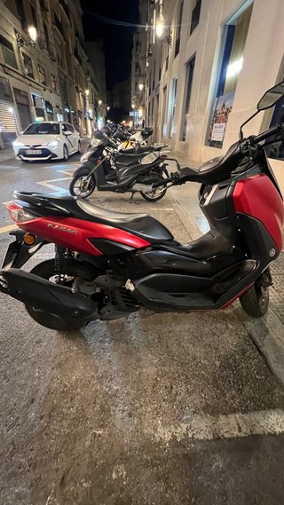 Yamaha NMAX 2021 Roja Mate